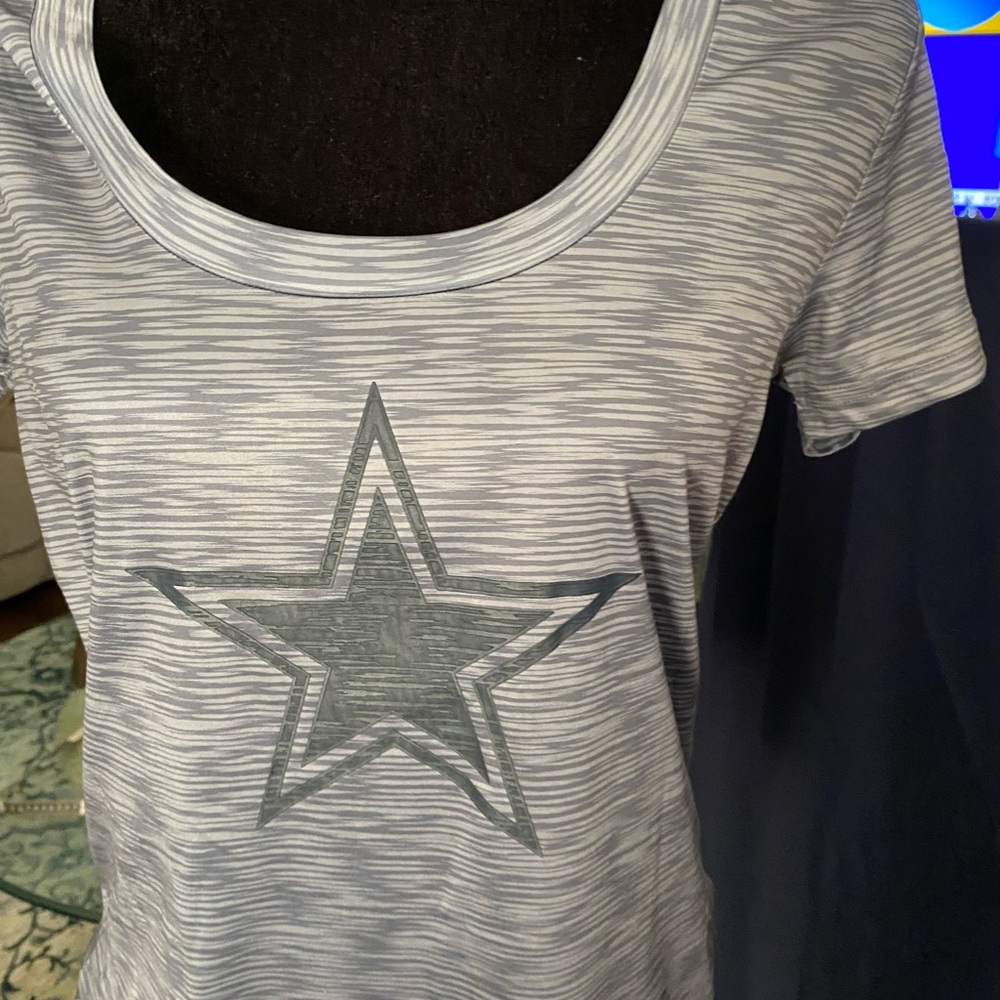 D. DC tank top M